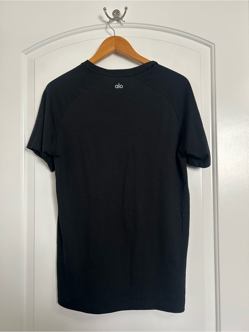 Alo Yoga Men's Black Short Sleeve TShirt size XL Workout Gym Hiking Athleisure